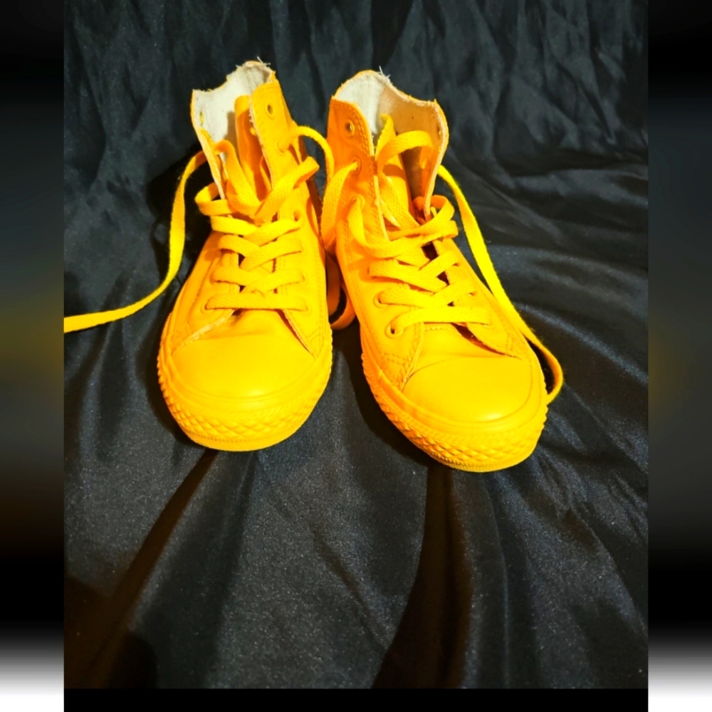 Converse All Stars 🌟  Youth size 2